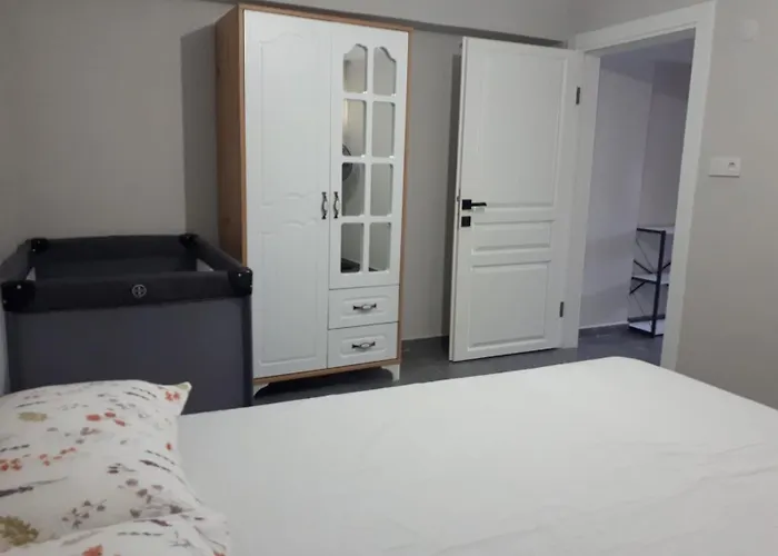 Aksu , Tam Donanımlı Havuzlu Tesisimiz Muhafazakar Ailelere Yönelliktir Daire