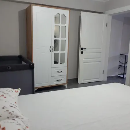 Aksu , Tam Donanimli Havuzlu Tesisimiz Muhafazakar Ailelere Yoenelliktir Apartamento