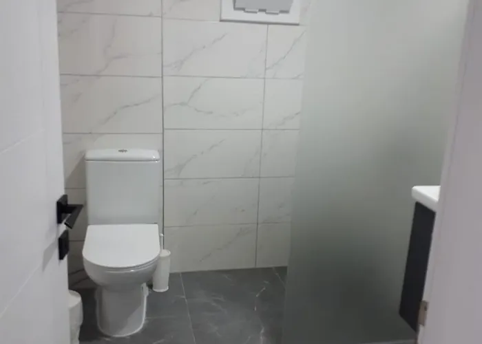 Aksu , Tam Donanimli Havuzlu Tesisimiz Muhafazakar Ailelere Yoenelliktir Apartament