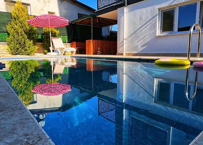 Aksu , Tam Donanimli Havuzlu Tesisimiz Muhafazakar Ailelere Yoenelliktir Apartament *